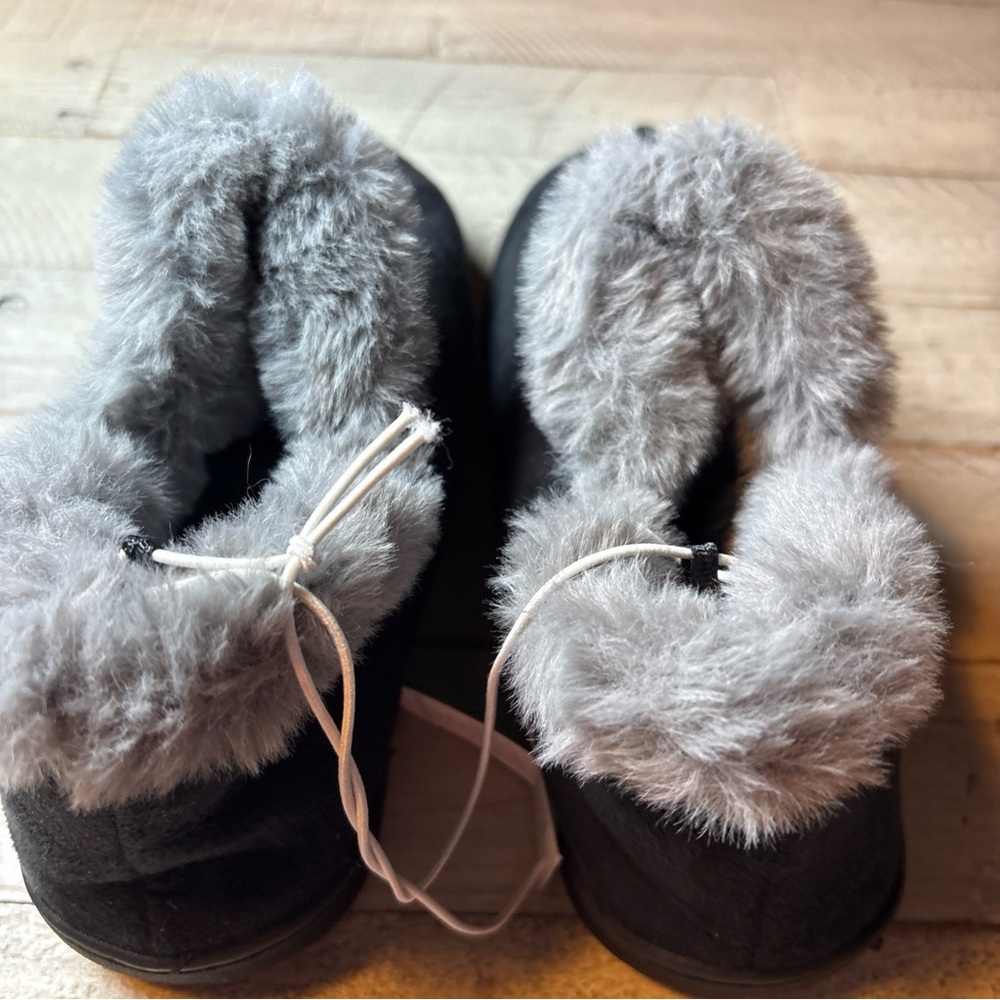 Old Navy Womens Black Faux Fur Lined Cozy  Bootie Slippers Size 8 - Picture 11 of 15